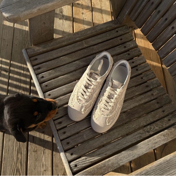 ALOHAS Cream Lace-Up Sneakers - Picture 5 of 8